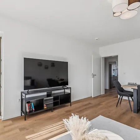 90qm, 3br, Balkon, Naehe Phantasialand Apartment