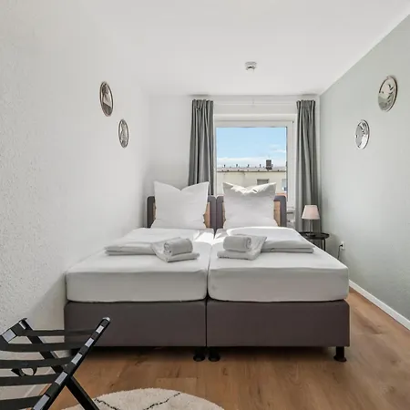 90qm, 3br, Balkon, Naehe Phantasialand Apartment *