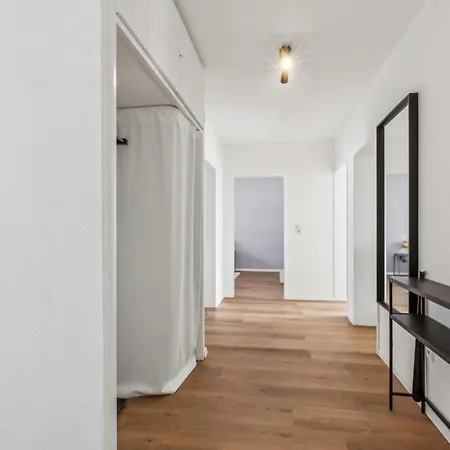 90qm, 3br, Balkon, Naehe Phantasialand